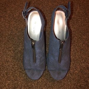 Blue wedges, good condition